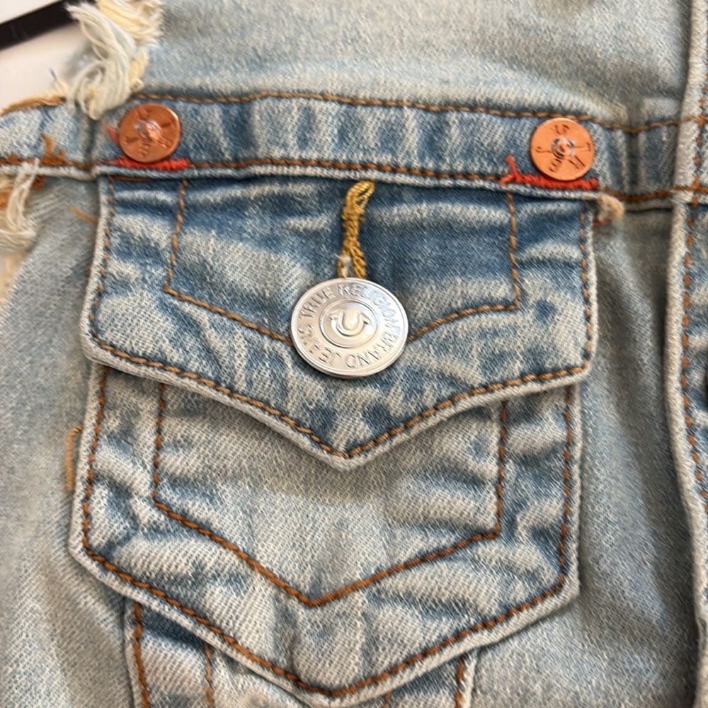 True Religion denim Blue vest cropped distressed NWT S - Picture 5 of 11